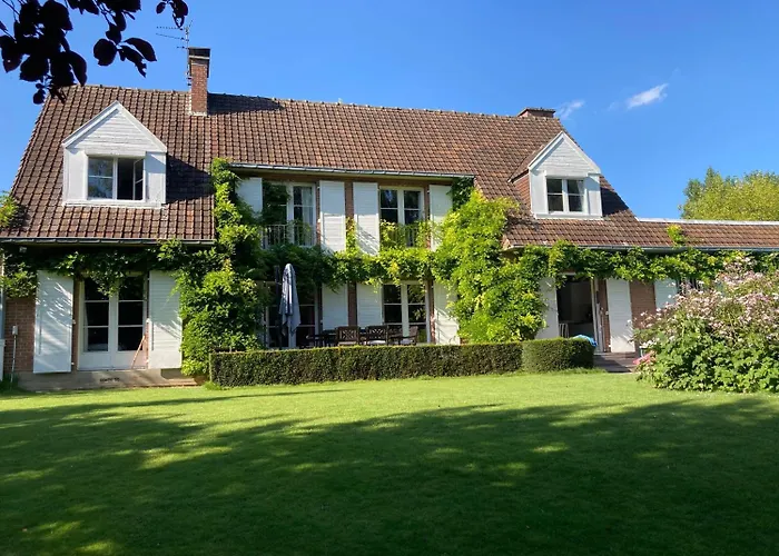 Les Glycines 4* Croix