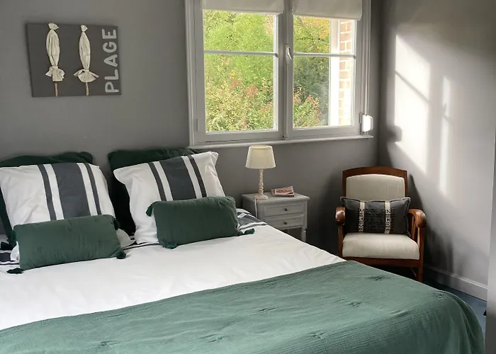 Les Glycines Couette-café